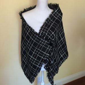Central Park Vintage Wrap Black and White Boucle Cape Shawl Small Lined